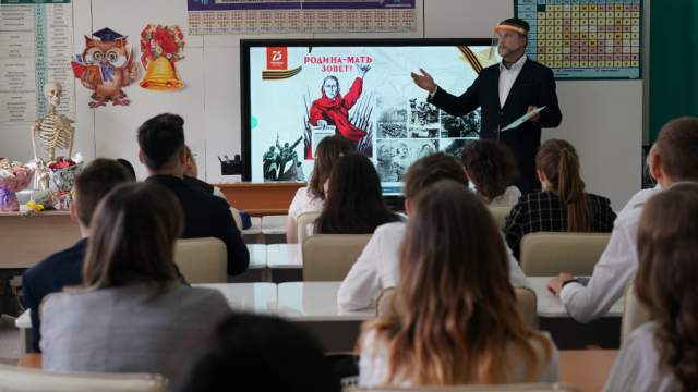 Фото - В Госдуме призвали дать отсрочку учителям начальной и средней школы
