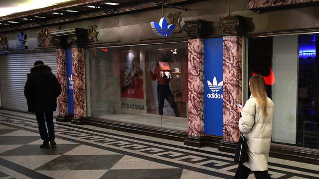 Фото - Adidas потерял €100 млн выручки после приостановки бизнеса в России