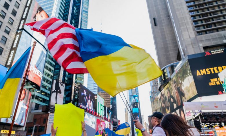 Фото - Обозреватель Newsweek Блейкмор заявила о тревоге из-за финансовой помощи США Украине